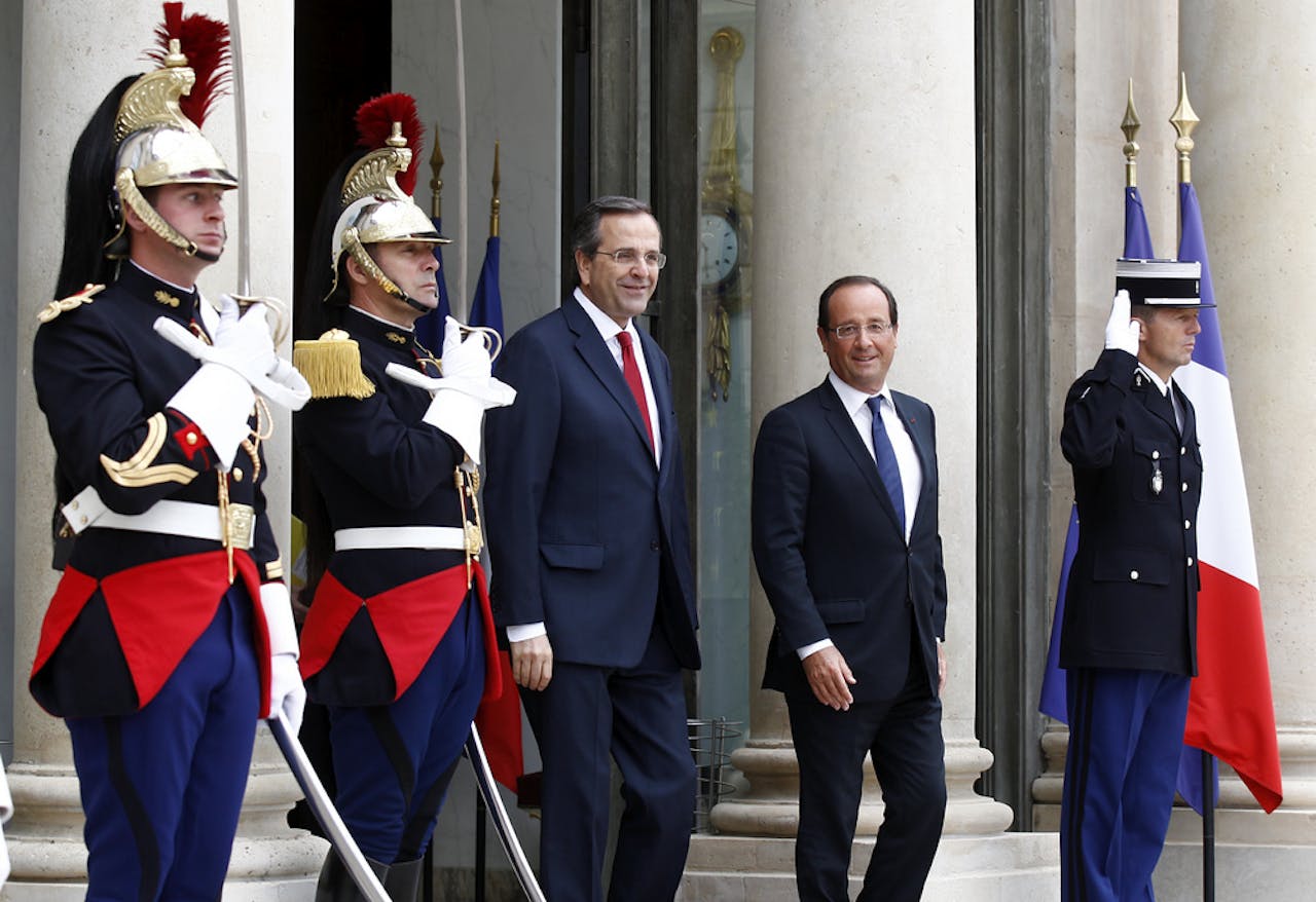 Franse president Hollande en Griekse premier Antonis Samaras na gesprek in Parijs.
