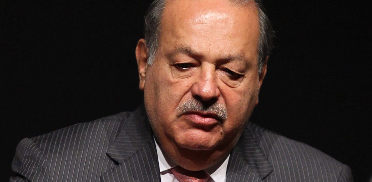 América Móvil topman Carlos Slim verloor $ 1,4 mrd en zakte naar plaats met een geschat vermogen van $ 73,8 mrd.