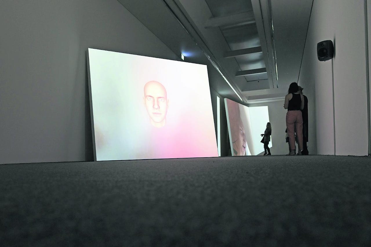Een werk van de Britse videokunstenaar Ed Atkins, die in 2013 deelnam aan de BiennaleOnline.