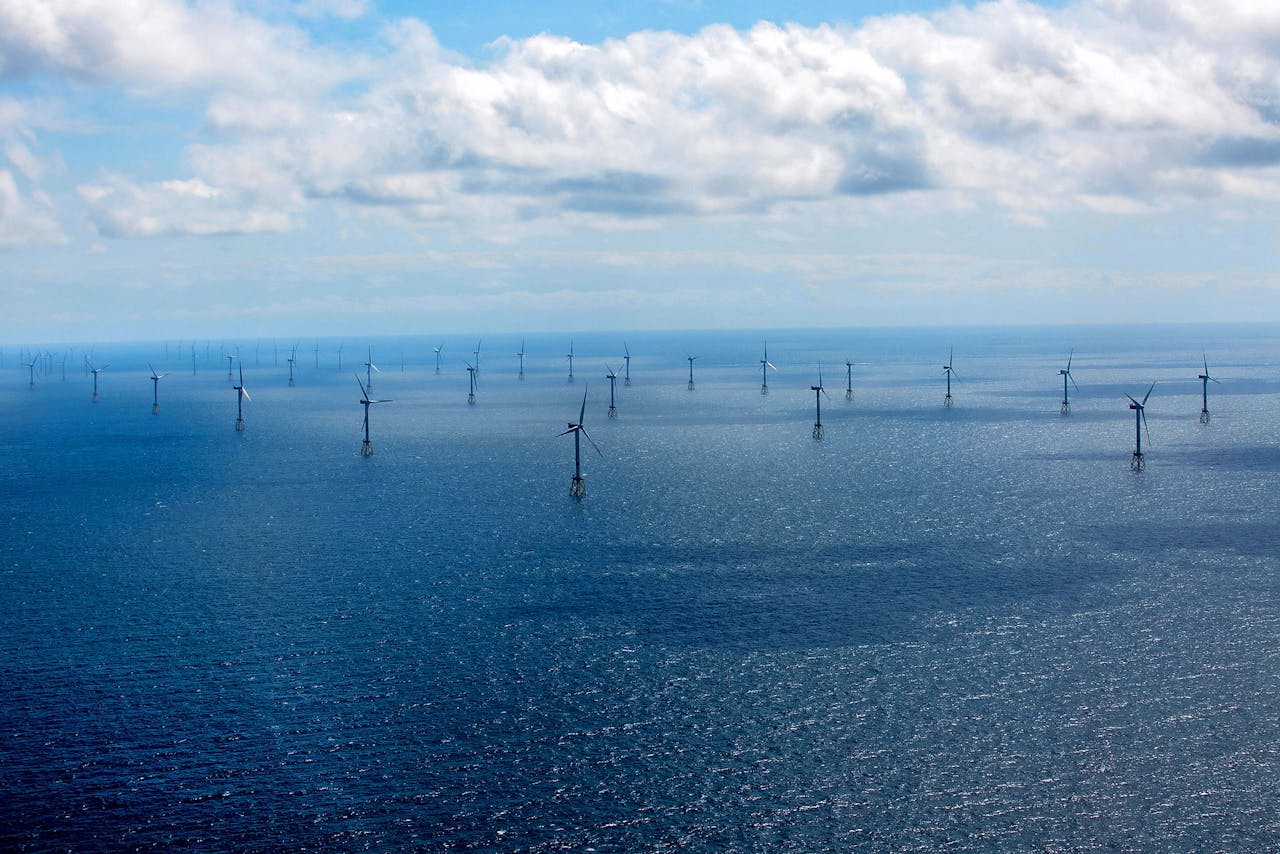 Windmolenpark Nordsee OST, van energieconcern RWE, voor de kust van het Duitse eiland Helgoland.