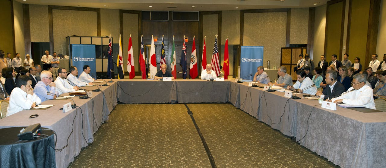 De twaalf leden van het samenwerkingsverband TPP (groep landen en steden rond de Grote Oceaan) kwamen dinsdag bijeen voor hun openingsvergadering in Hawaï. Het Trans-Pacific Partnership hoopt deze week overeenstemming te bereiken over een handelsverdrag.