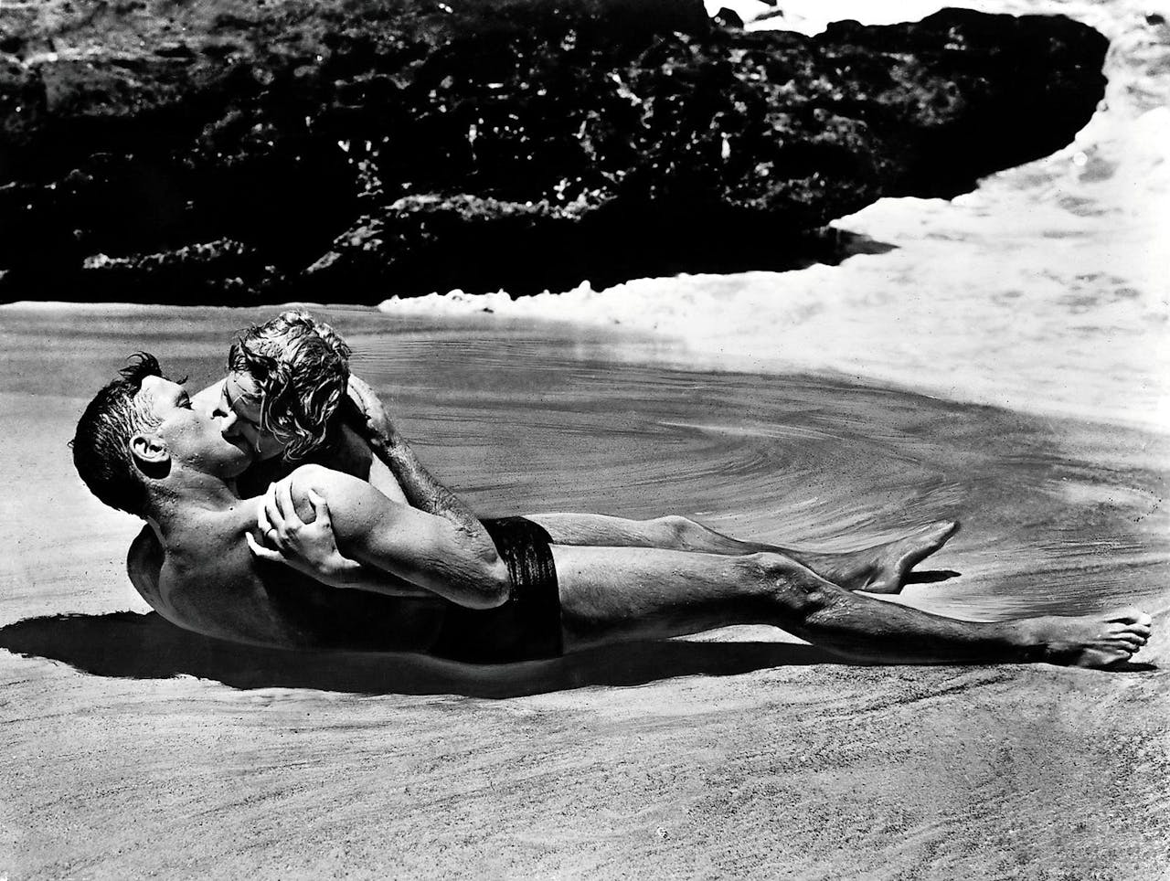 Onbetwist hoogtepunt is de kus op de mond, het filmisch substituut voor de coïtus. Deborah Kerr en Burt Lancaster in From Here to Eternity (1953).