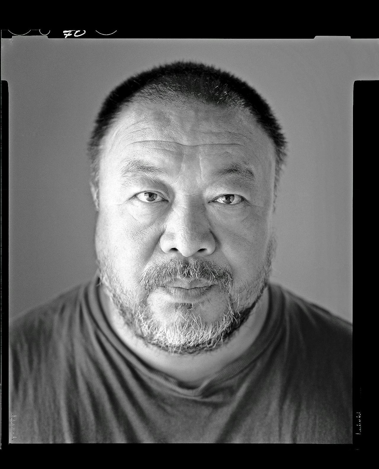Tijdschrift Art
Review plaatst
Ai Weiwei in de lijst van invloedrijke kunstpersoonlijk-heden dit jaar op de vijftiende plek.