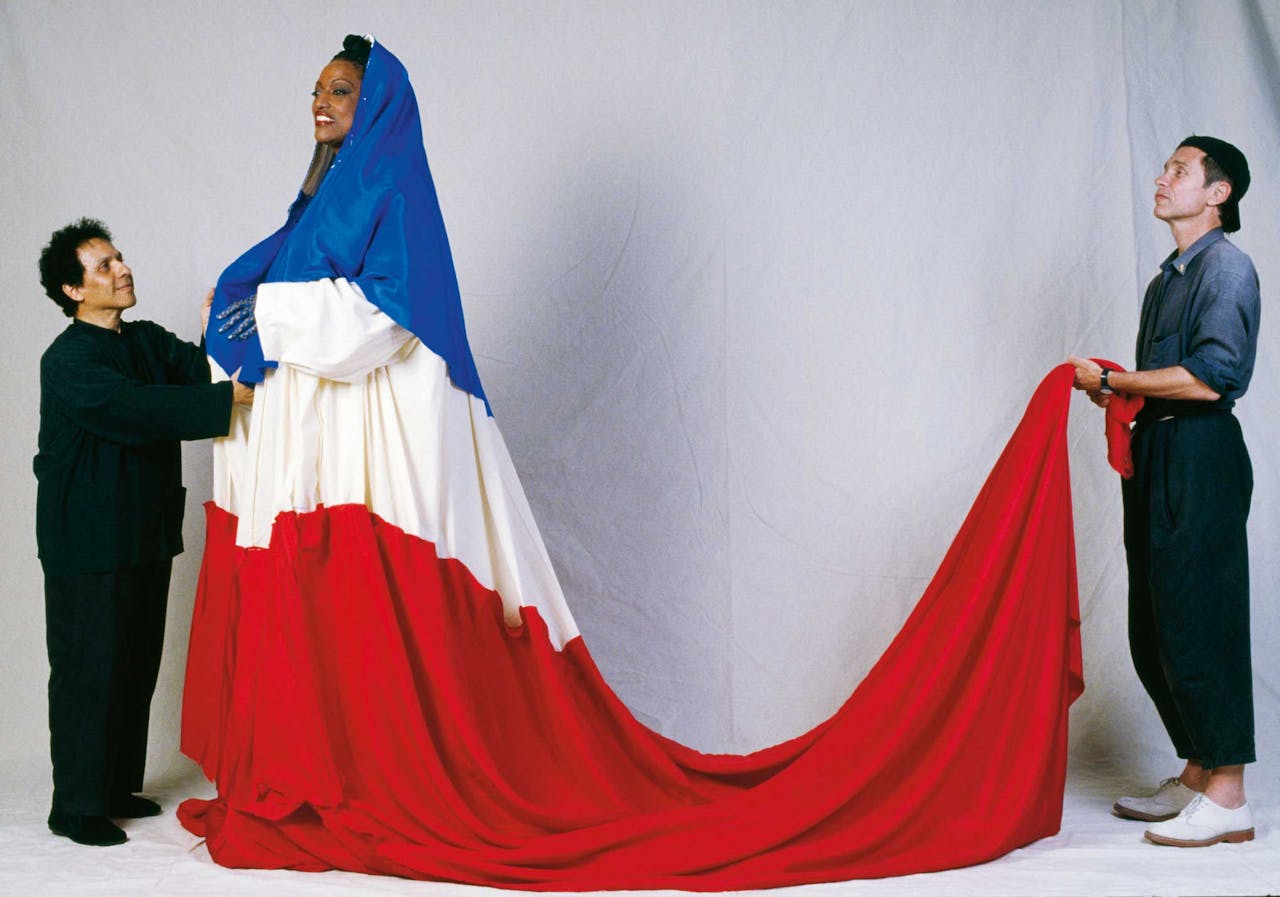 Jessye Norman droeg in 1989 een kostuum van Alaïa voor de 200ste herdenking van de Franse Revolutie.