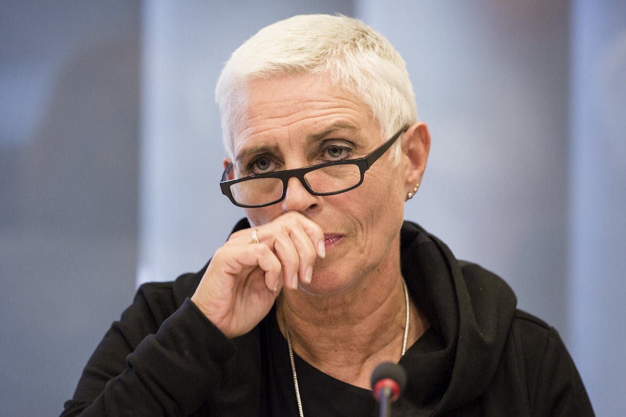 Staatssecretaris van Infrastructuur Wilma Mansveld stelde tijdens het Algemeen Overleg in de Tweede kamer dat Eringa afstand zou hebben genomen van zijn FD-uitspraken.