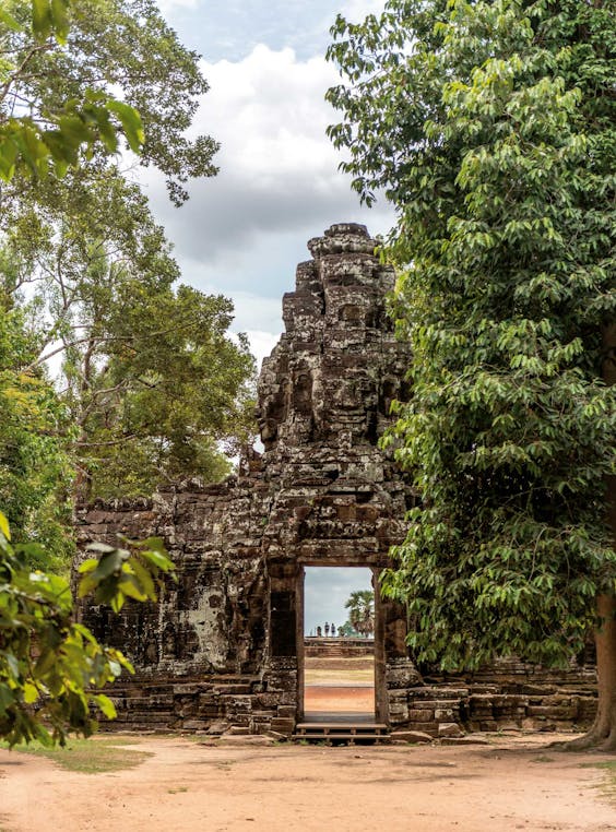 De poort van Bat Chum, een van de minder bekende tempels van Angkor. Zelfs op drukke dagen kun je er de massa ontvluchten.