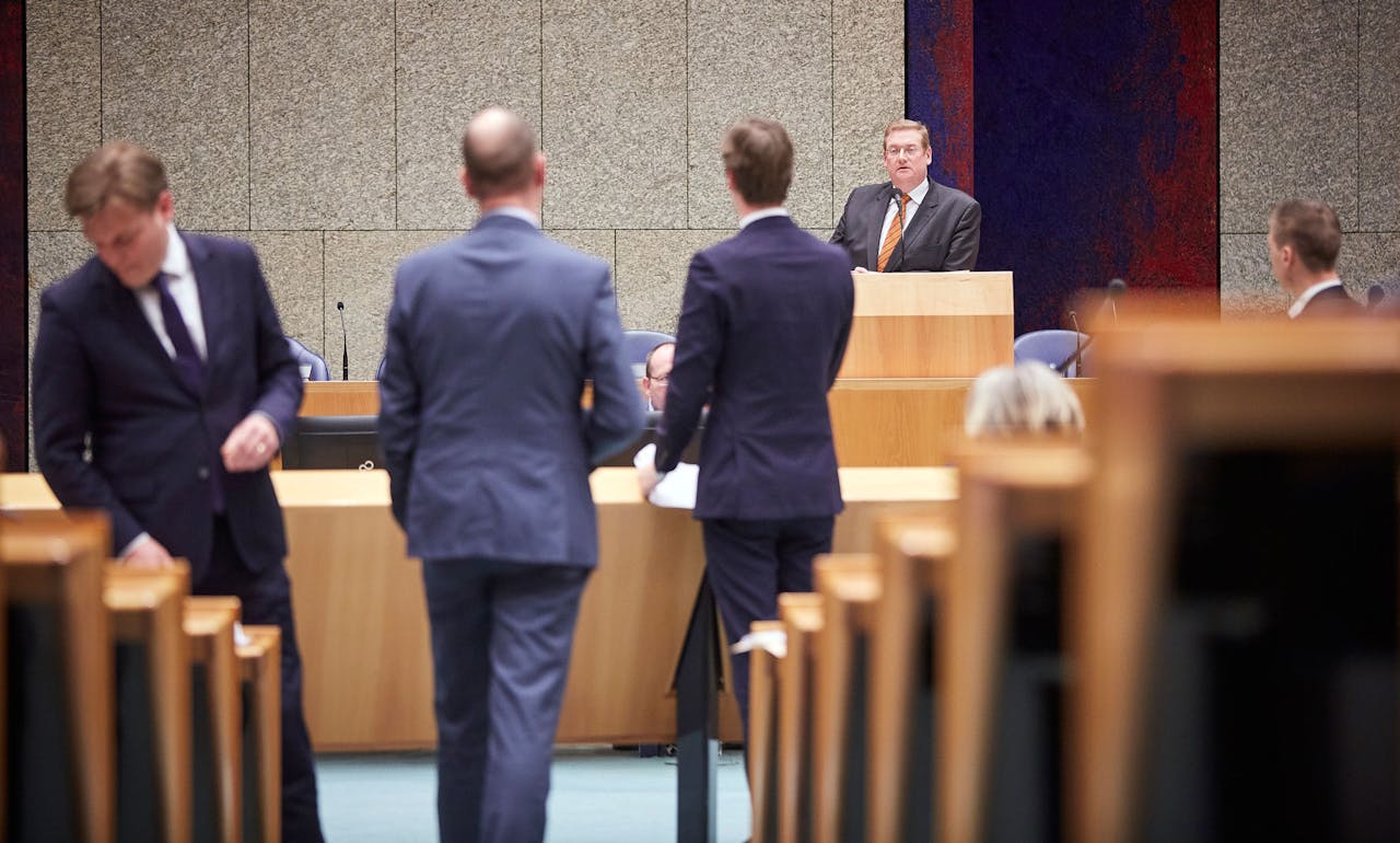 Minister van Veiligheid en Justitie Ard van der Steur tijdens het Tweede Kamer debat over professor George Maat. (Foto: Phil Nijhuis/HH)