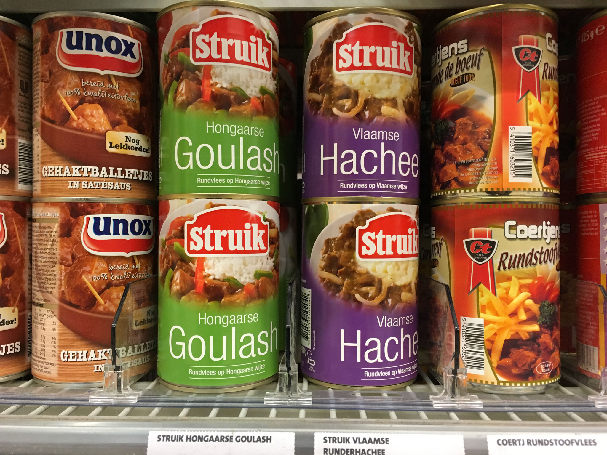 Bosnisch jongetje sterft na eten uit blik Struik