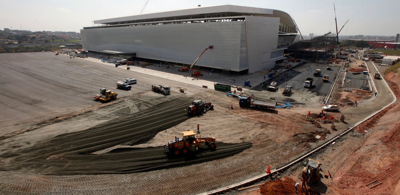 Het voetbalstadion in Sao Paolo in aanbouw voor het WK voetbal 2014 in Brazilië.