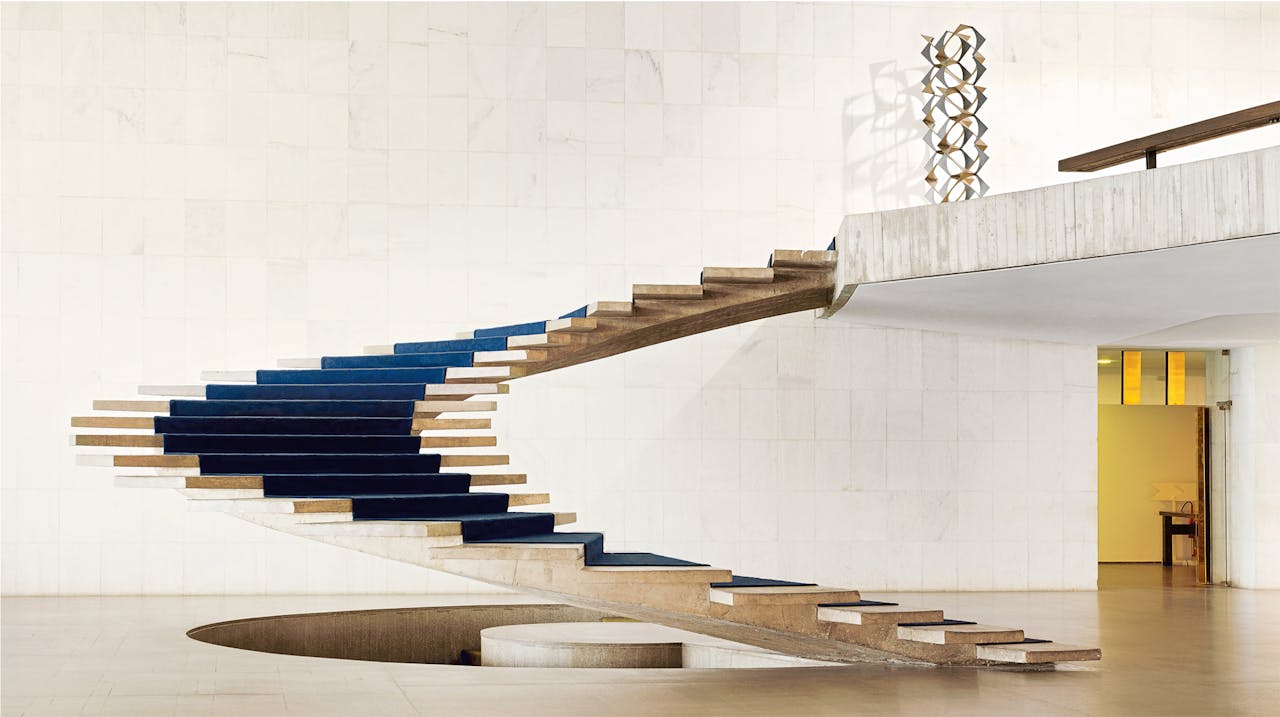 De trap van het ministerie van buitenlandse zaken in het Itamaraty Palace van architect Oscar Niemeyer.