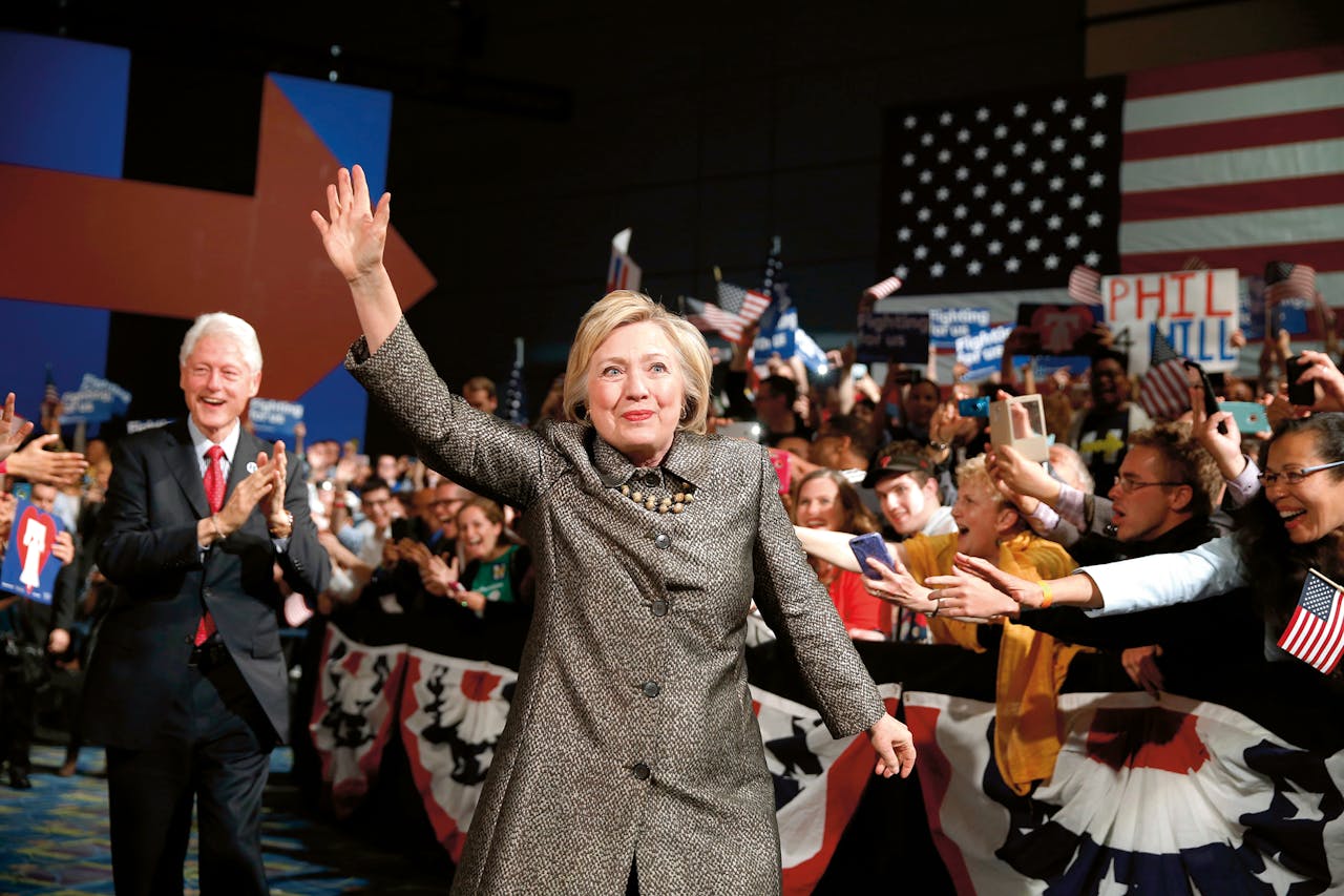 26 april 2016: tijdens de ‘primaries’ in Philadelphia steunt voormalig president Bill Clinton zijn vrouw.