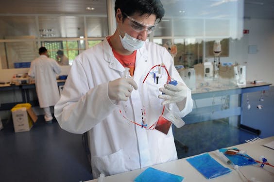 Cryo-Save heeft de grootste stamcelbank van Europa. Stamcellen worden gescheiden uit navelstrengbloed (HH)
