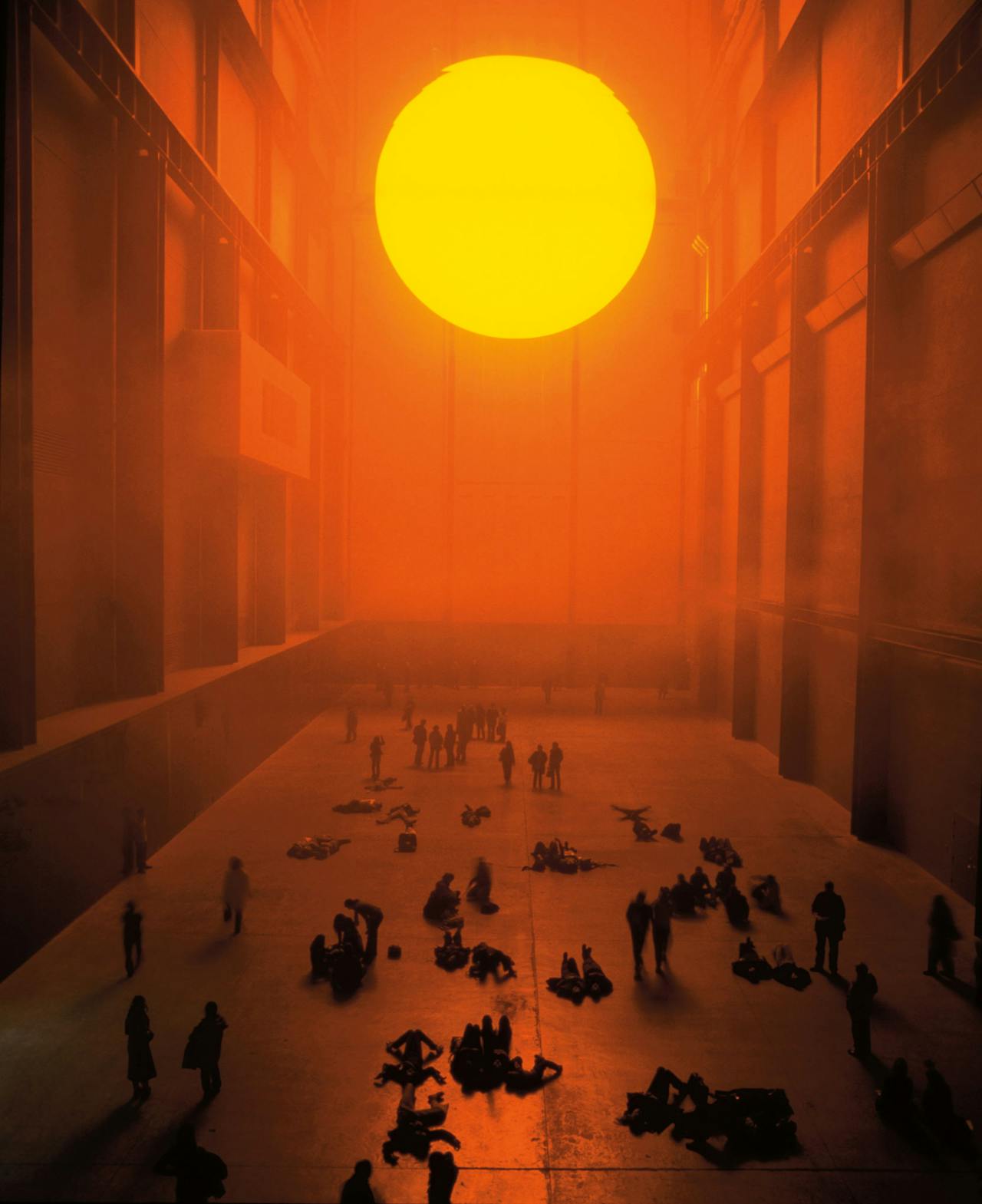 ‘The Weather Project’, in Tate Modern in Londen, trok in een halfjaar tijd ruim twee miljoen mensen.