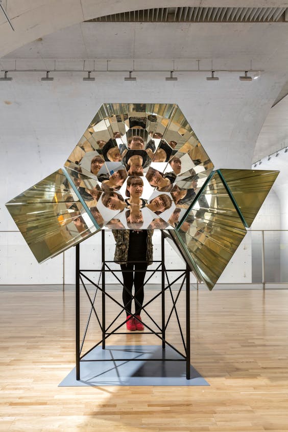 ‘Your Plural View’ (2011), een van vele werken van Eliasson met spiegels, bestaat uit vier verschillende caleidoscopen.