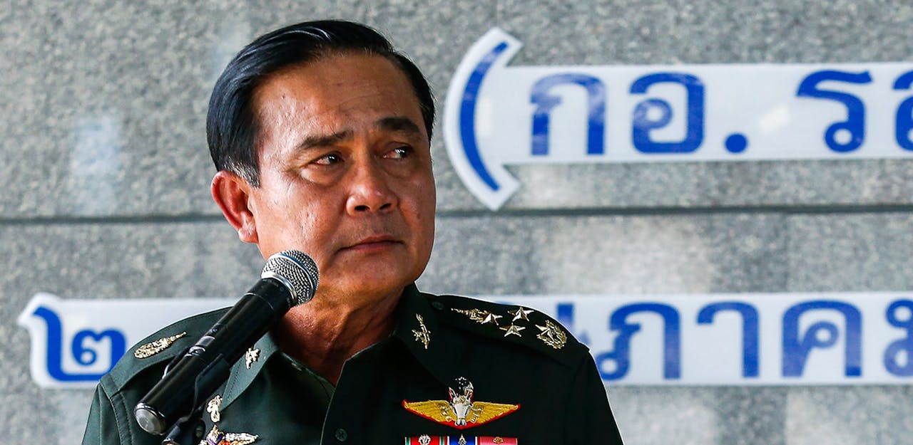 Opperbevelhebber Prayuth Chan-ocha vrijdag tijdens een persconferentie.