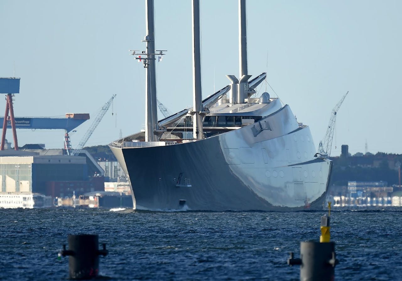 Zeilboot Russische Miljardair russische miljardair koopt zeilboot zo groot als Zeilboot Russische Miljardair russische miljardair koopt zeilboot zo groot als