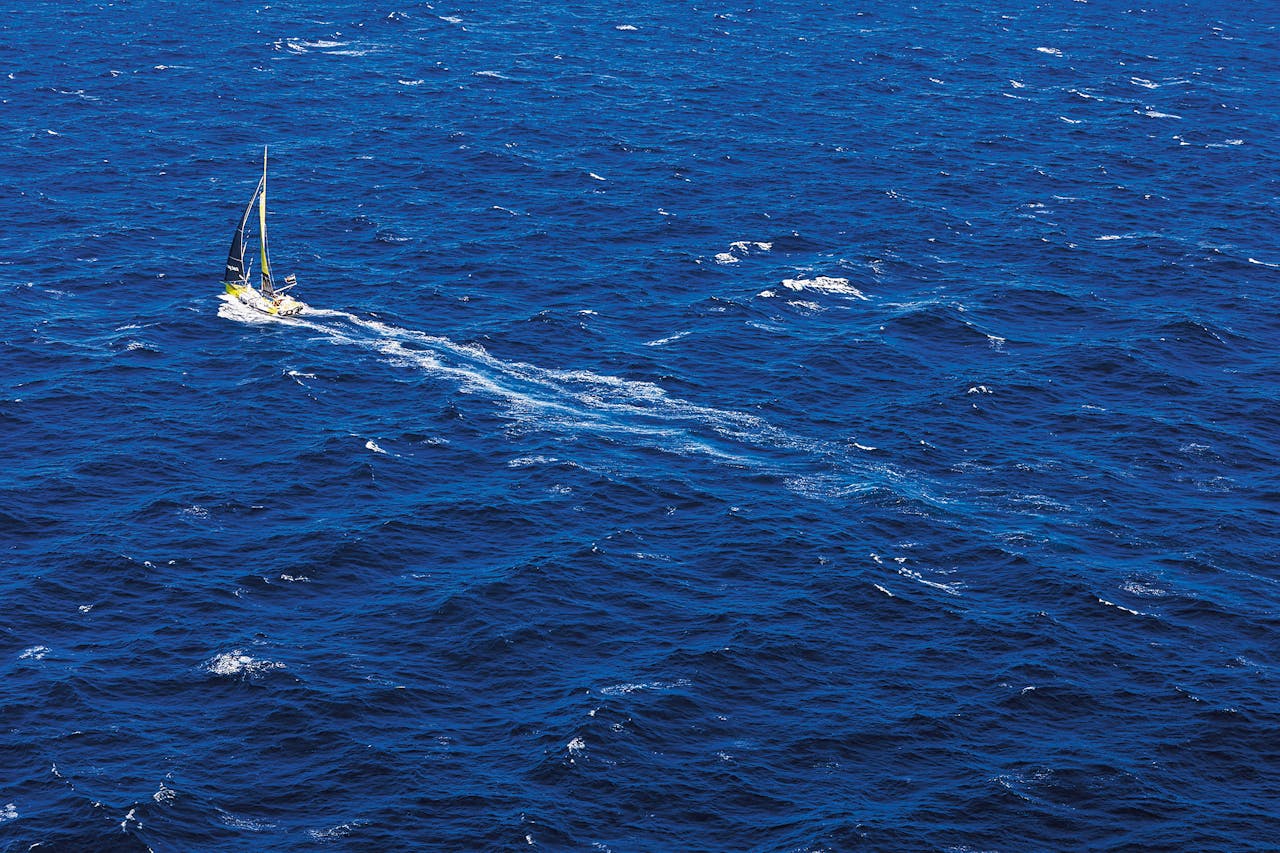 Pieter Heerema op zijn schip No Way Back. Hij vertrekt op 6 november voor een reis van drie maanden.