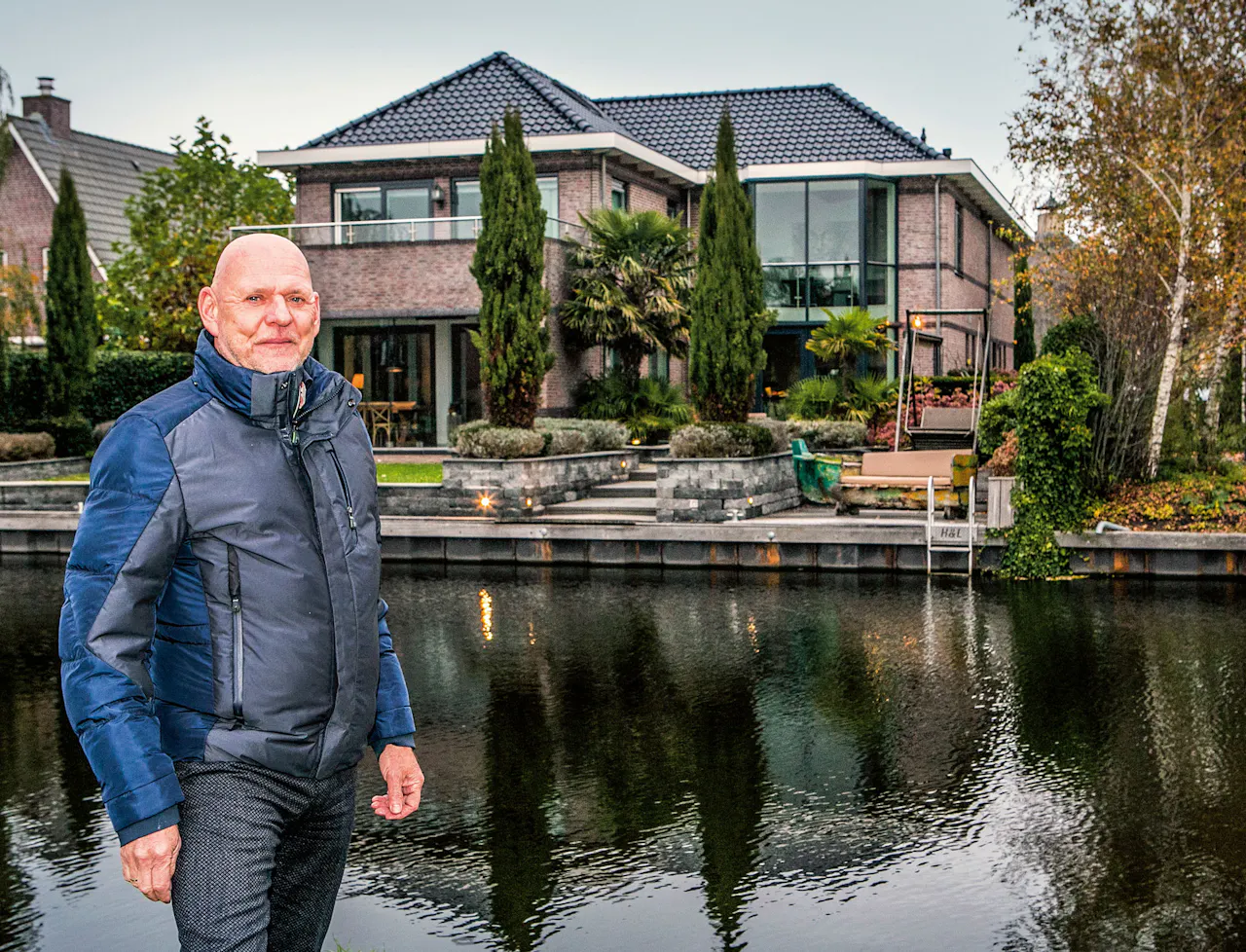 Get Strak Huis Aan Sneker Water For Android Free Get Wallpaper Strak Huis Aan Sneker Water For iPhone