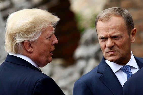 De Amerikaanse president Donald Trump (links) en EU-voorzitter Donald Tusk tijdens de G7-top in Sicilië vorige week.