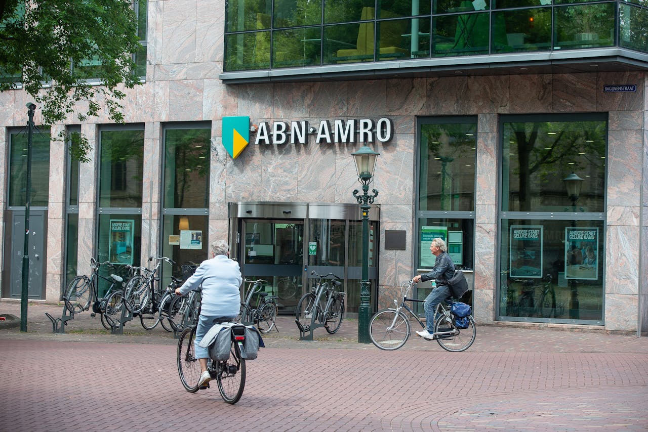 Van de drie Nederlandse grootbanken blijft ABN Amro in geval van rampspoed het best overeind, volgens de stresstest.