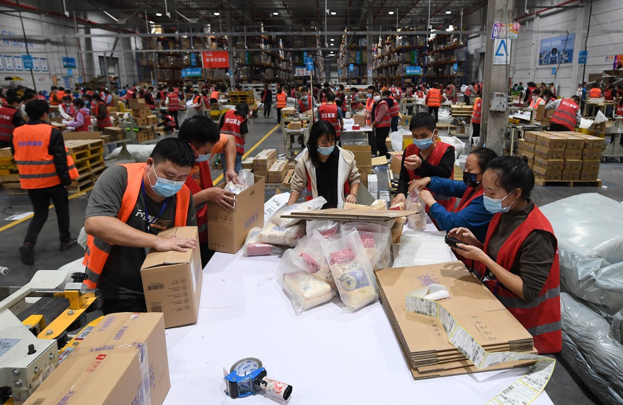 Werknemers van Cainiao, de logistieke tak van Alibaba.