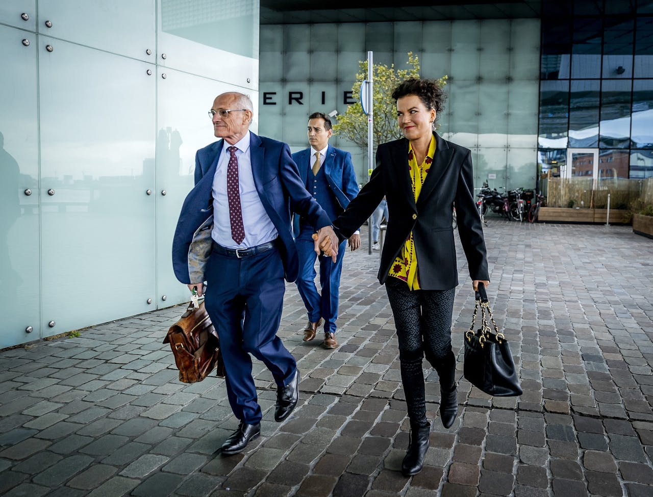 Gerard Sanderink en zijn partner Rian van Rijbroek in november voorafgaand aan de zitting van de Ondernemingskamer over IT-bedrijf Centric.