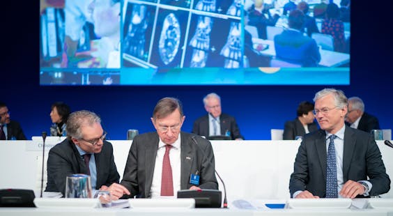 Frans Van Houten Doet Niet Aan Doelloze Etentjes