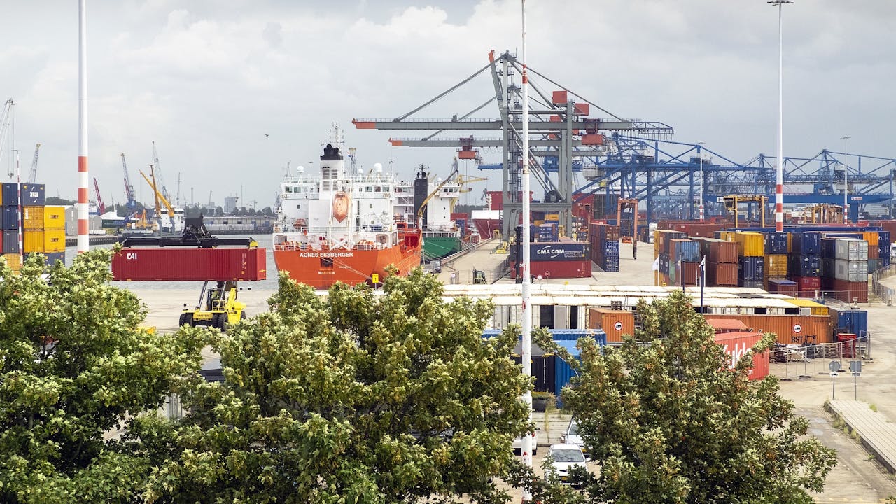 Qatar koopt grote meerderheid in Rotterdams containerbedrijf Kramer Group