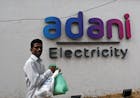 Adani Group boekt beste bedrijfsresultaat ooit, maar kritisch rapport blijft schaduw werpen