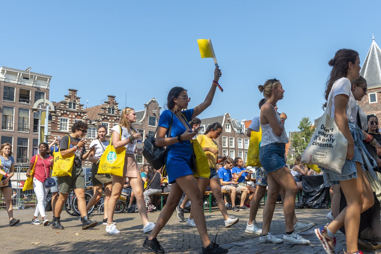 Een groepje studenten bij de intreeweek in Amsterdam in 2019.