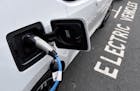 Elektrisch rijden nu goedkoper dan rijden op benzine