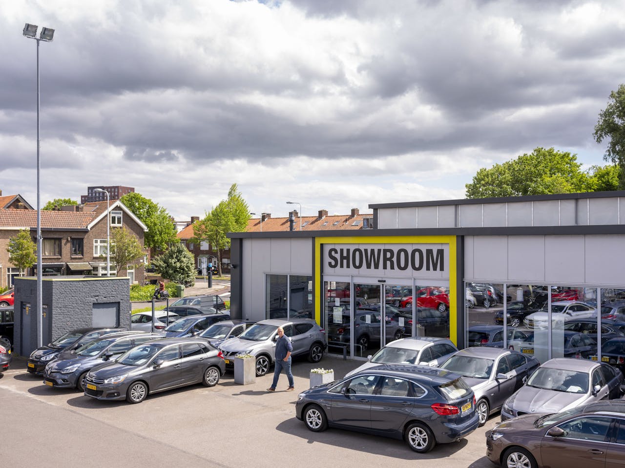 De automarkt trekt wat aan, maar is nog ver onder normale niveau