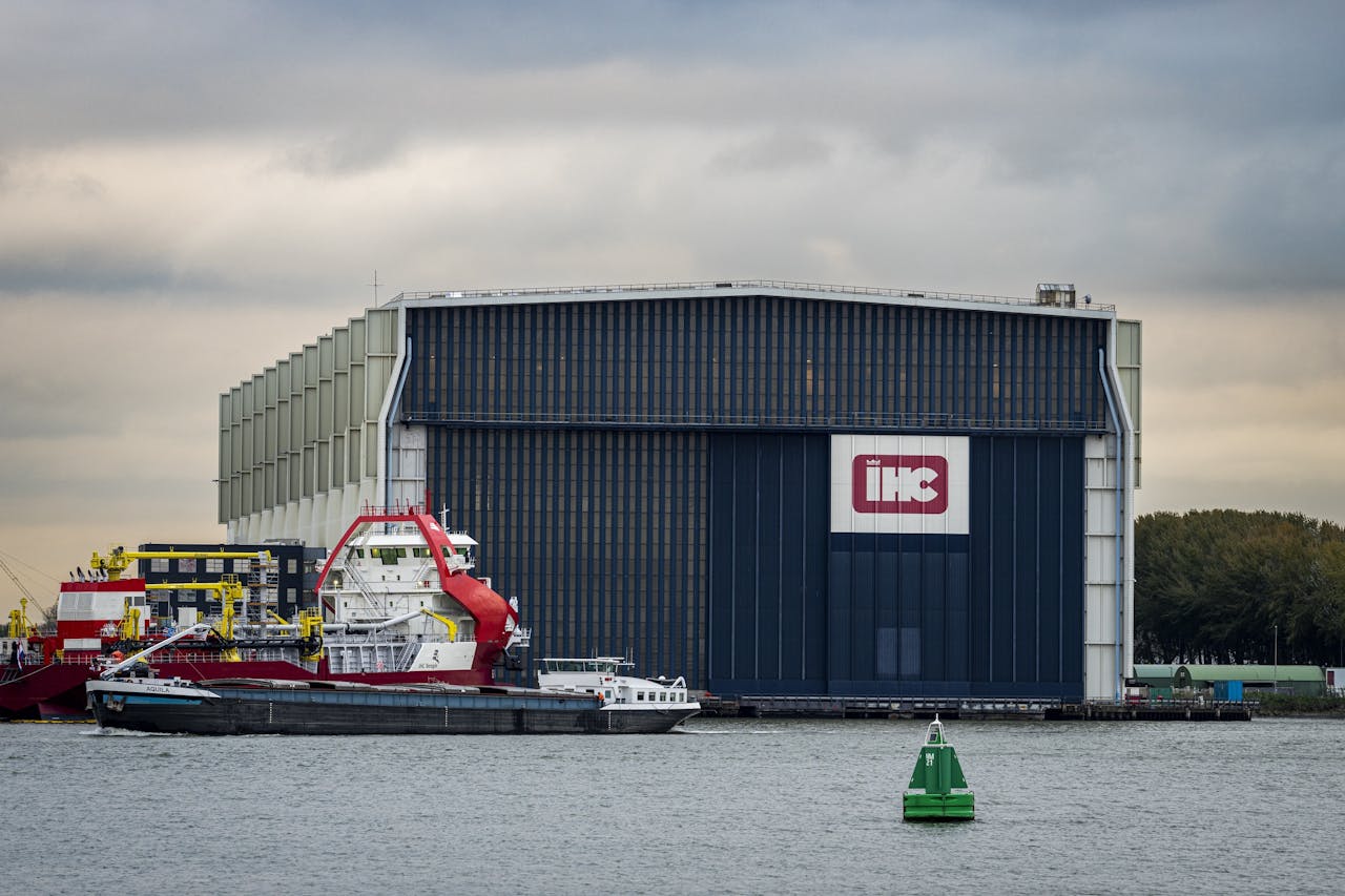 De werf van IHC in Krimpen aan den IJssel. Het concern sluit deze werf tijdelijk vanwege te weinig orders.