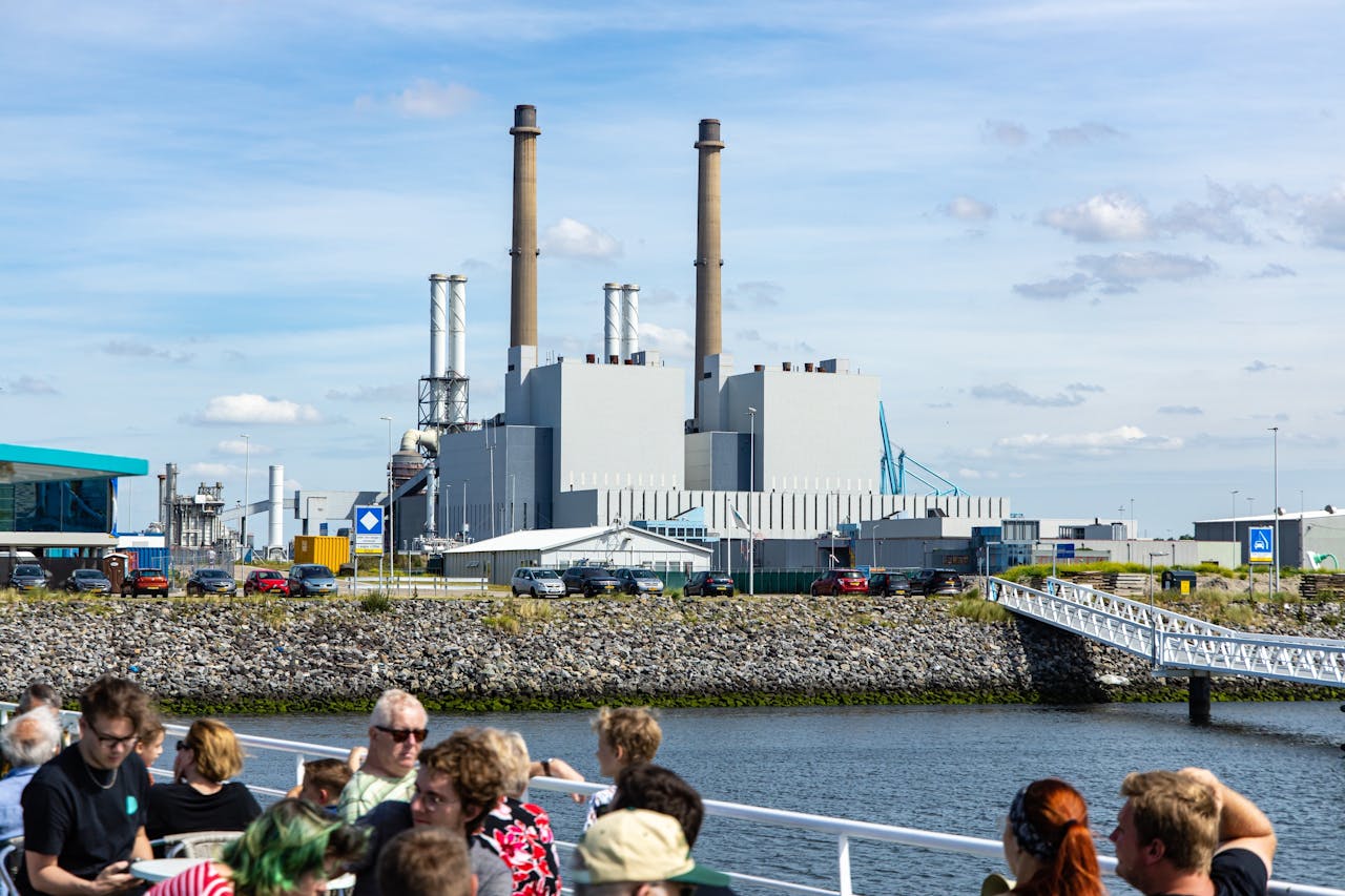De energiecentrale van Uniper op de Maasvlakte moet de komende jaren omgebouwd worden tot een productielocatie van groene waterstof.