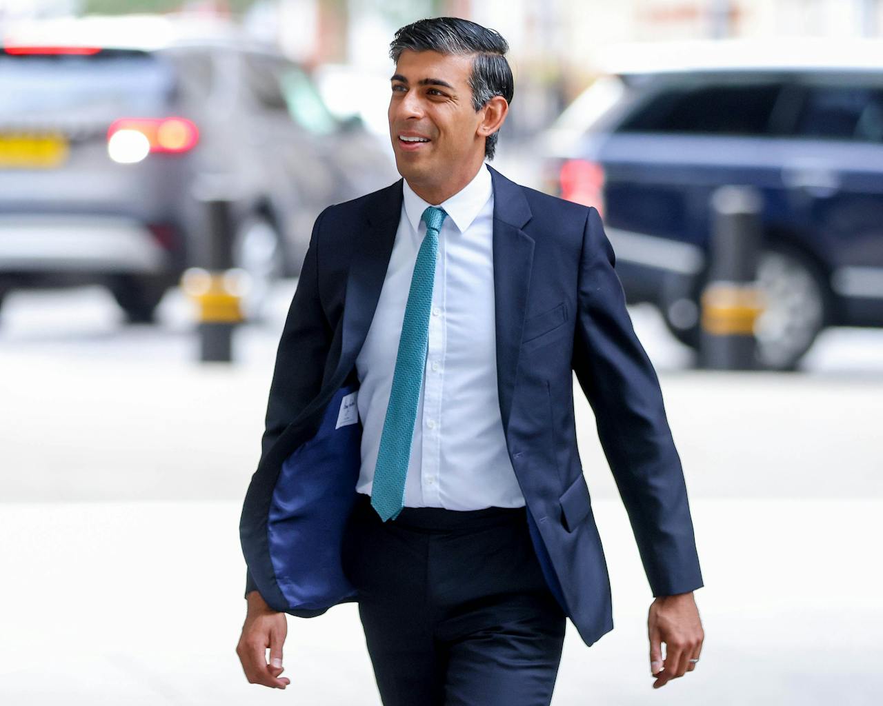 De voormalige Britse minister van financiën Rishi Sunak heeft de wind in de zeilen om voor de Conservatieven de nieuwe Britse premier te worden.