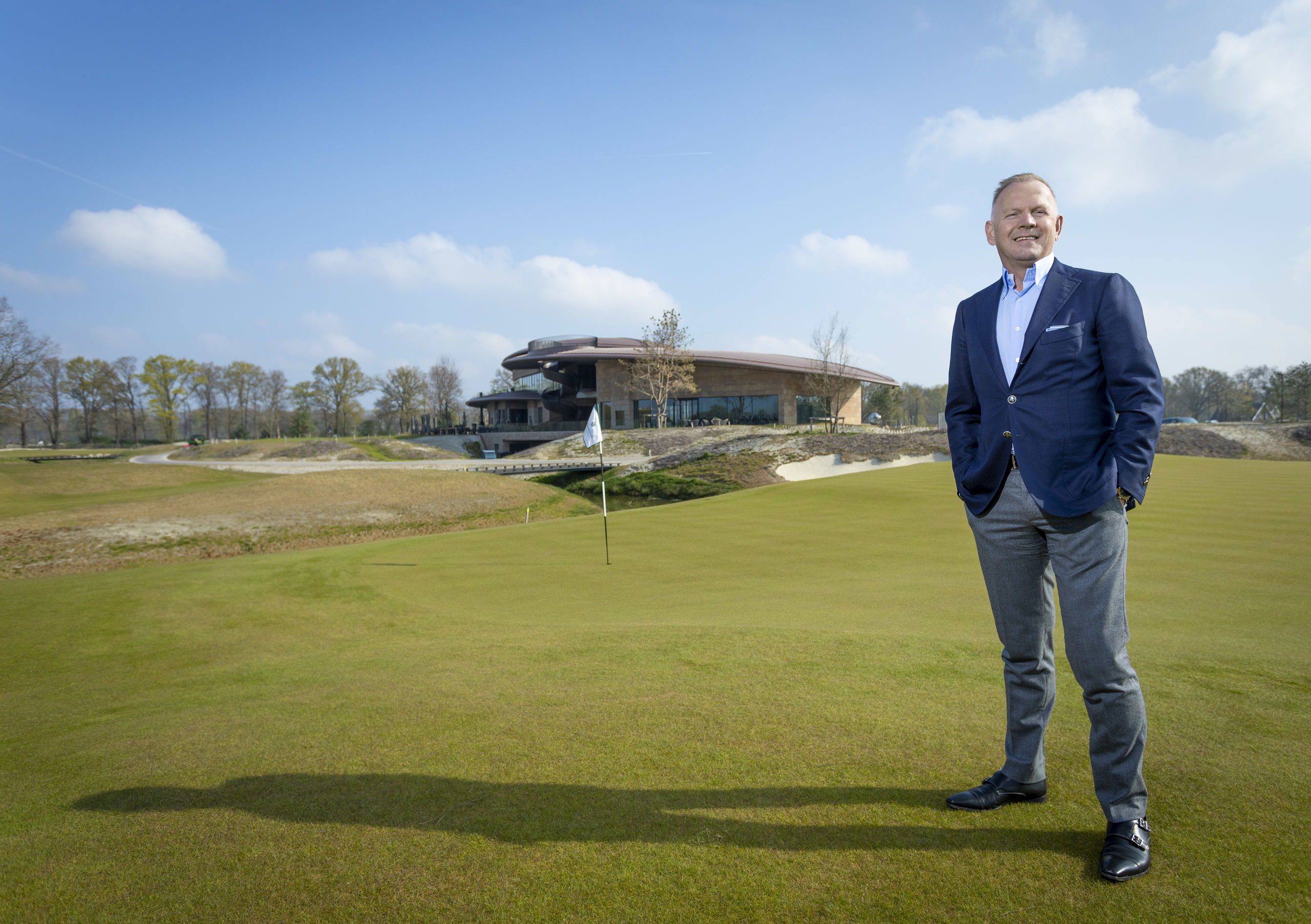 Op De Golfbaan Van Zegeltjeskampioen Van Der Wallen Is Alles Anders