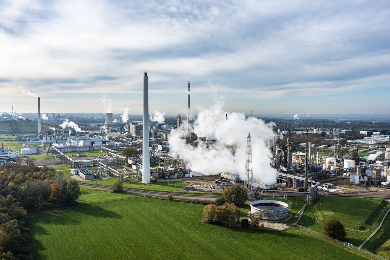 Het Limburgse industrie- en chemiecomplex Chemelot. Sitech draagt op Chemelot zorg voor het onderhoud en de modernisering van de vele chemische fabrieken die hier zijn gevestigd.
