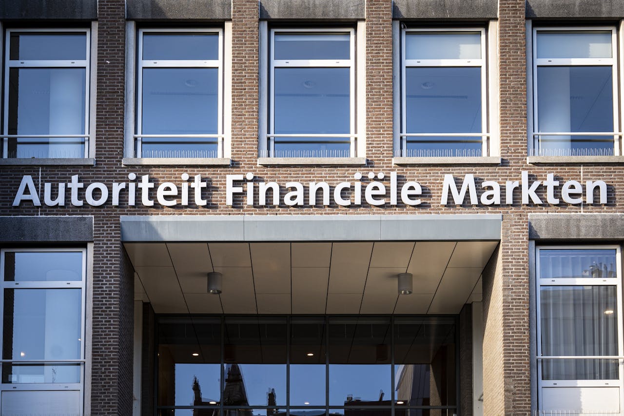 De Autoriteit Financiële Markten heeft voor het eerst een finfluencer aangepakt.