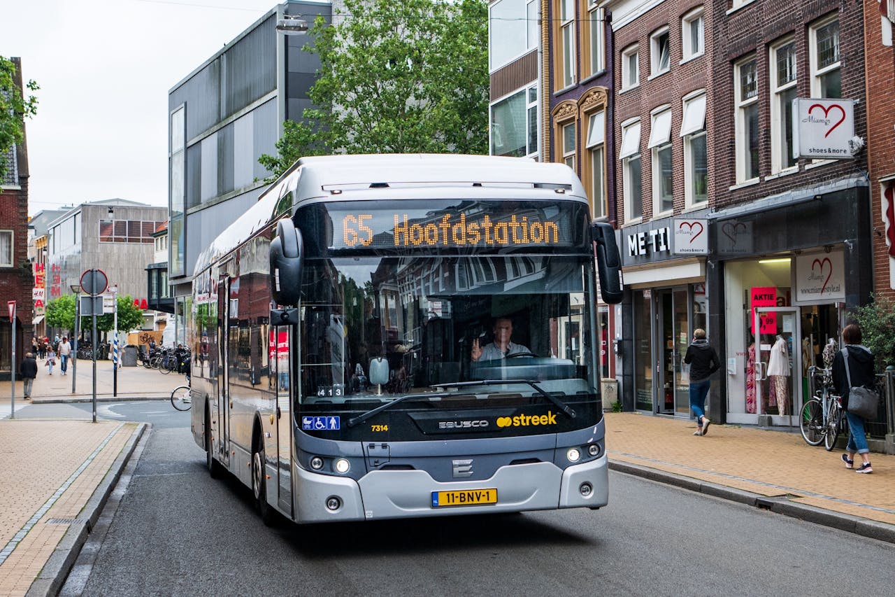 Cruciale week voor busbouwer Ebusco: orders geannuleerd en dreiging van faillissement