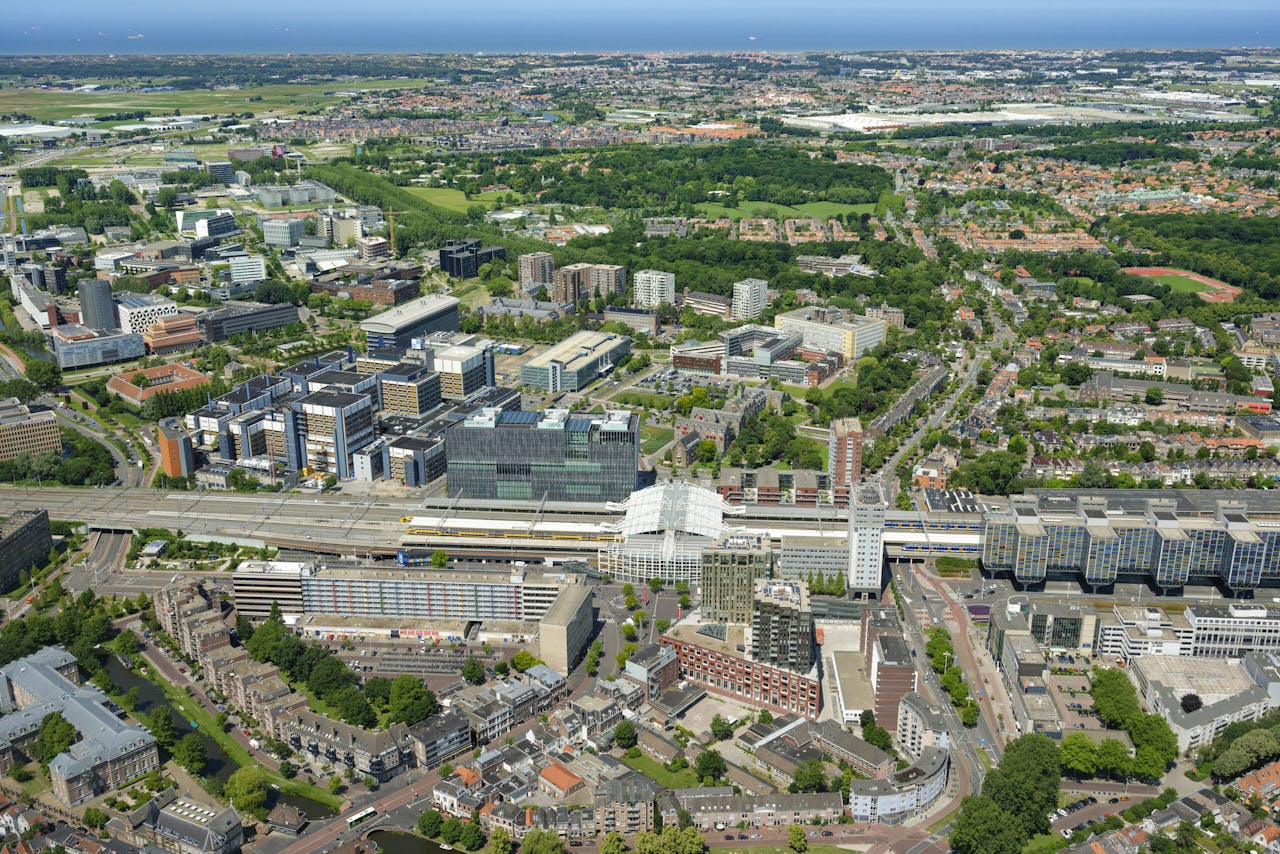 Het Leiden Bio Science Park, direct achter het station