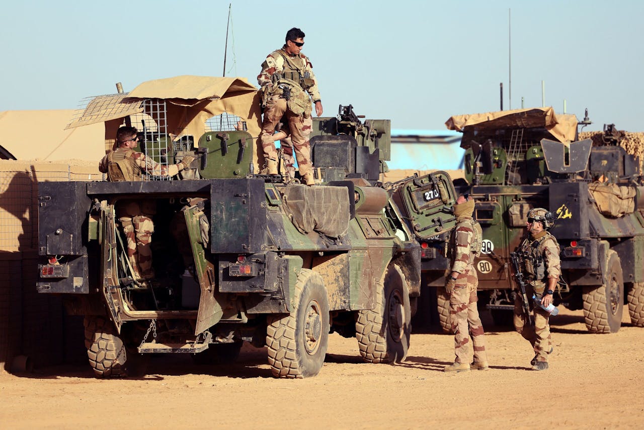 Franse militairen in Mali. Ze zijn gestuurd vanuit de Europese Unie om Mali te helpen tegen jihadisme. Deze week haalden Afrikaanse landen en de EU op een top de banden aan.