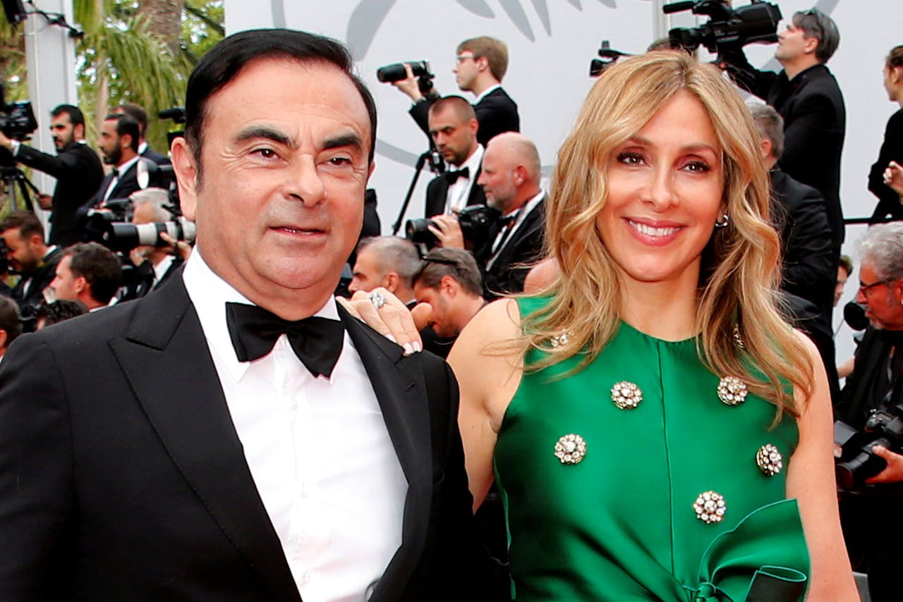 Ghosn in 2017 met zijn vrouw op het filmfestival in Cannes. De Frans-Braziliaanse Libanees werd in november 2018 opgepakt in Japan op verdenking van onder meer belastingfraude.
