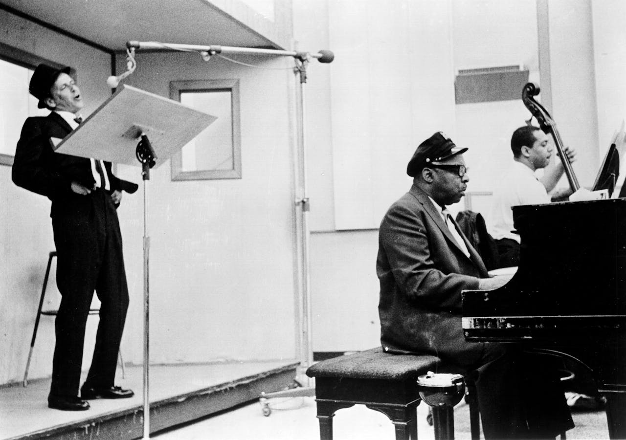 2 oktober 1963. Frank Sinatra in de opnamestudio met de bigband van Count Basie.