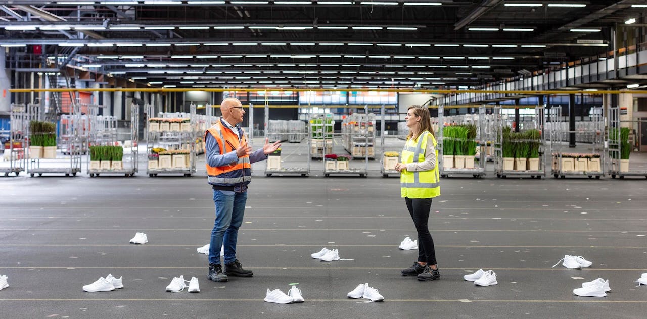 Erik Neijzen, HR-programmanager vitaliteit bij Royal FloraHolland en Myrthe Heijnen, adviseur bedrijfszorg bij Menzis in gesprek over vitaliteit.