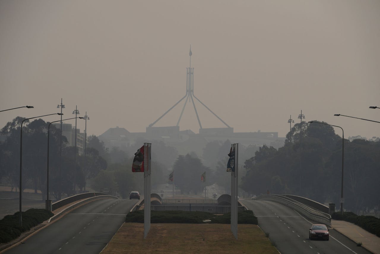 Bosbranden teisteren de Australische hoofdstad Canberra al tijden.