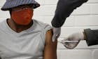 Arme landen leggen het af in strijd om coronavaccins