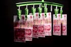 Chinese overheid laat koers renminbi zakken tot laagste peil sinds 2008