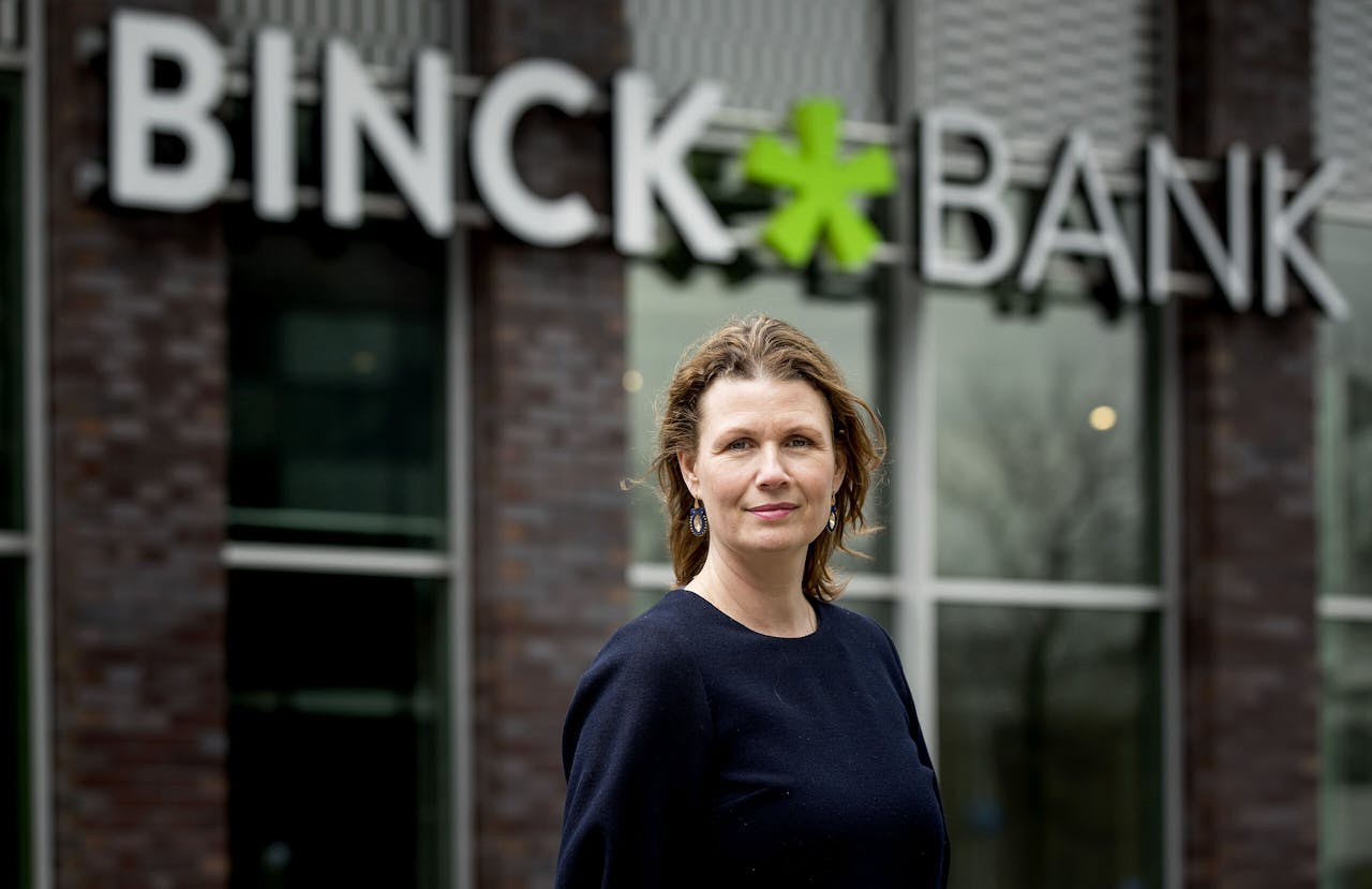 Saskia Klep, directeur Nederland van BinckBank, geeft aan dat het aantal werknemers aan de servicedesk in Amsterdam is uitgebreid van 35 naar 75.