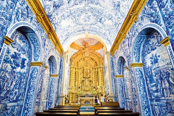 Het interieur van  Igreja de São Lourenço de Almancil.