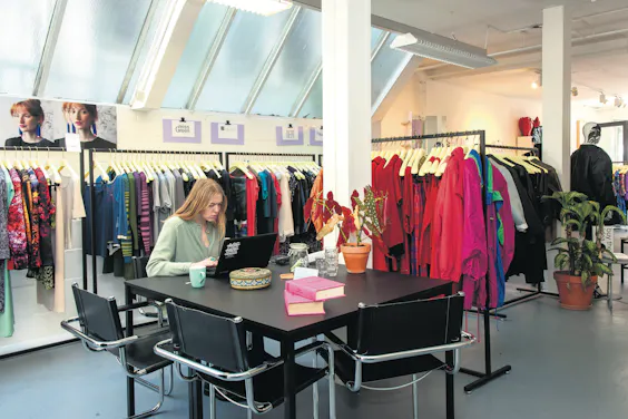 Zin In Een Nieuw T Shirt Huur Er Eentje